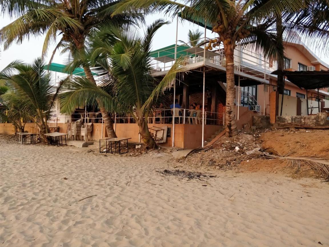Saritas Guest House - Bogmalo Beach Екстериор снимка